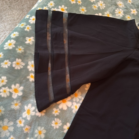 Black Cold Shoulder strappy blouse .. size 2X - Picture 2 of 3